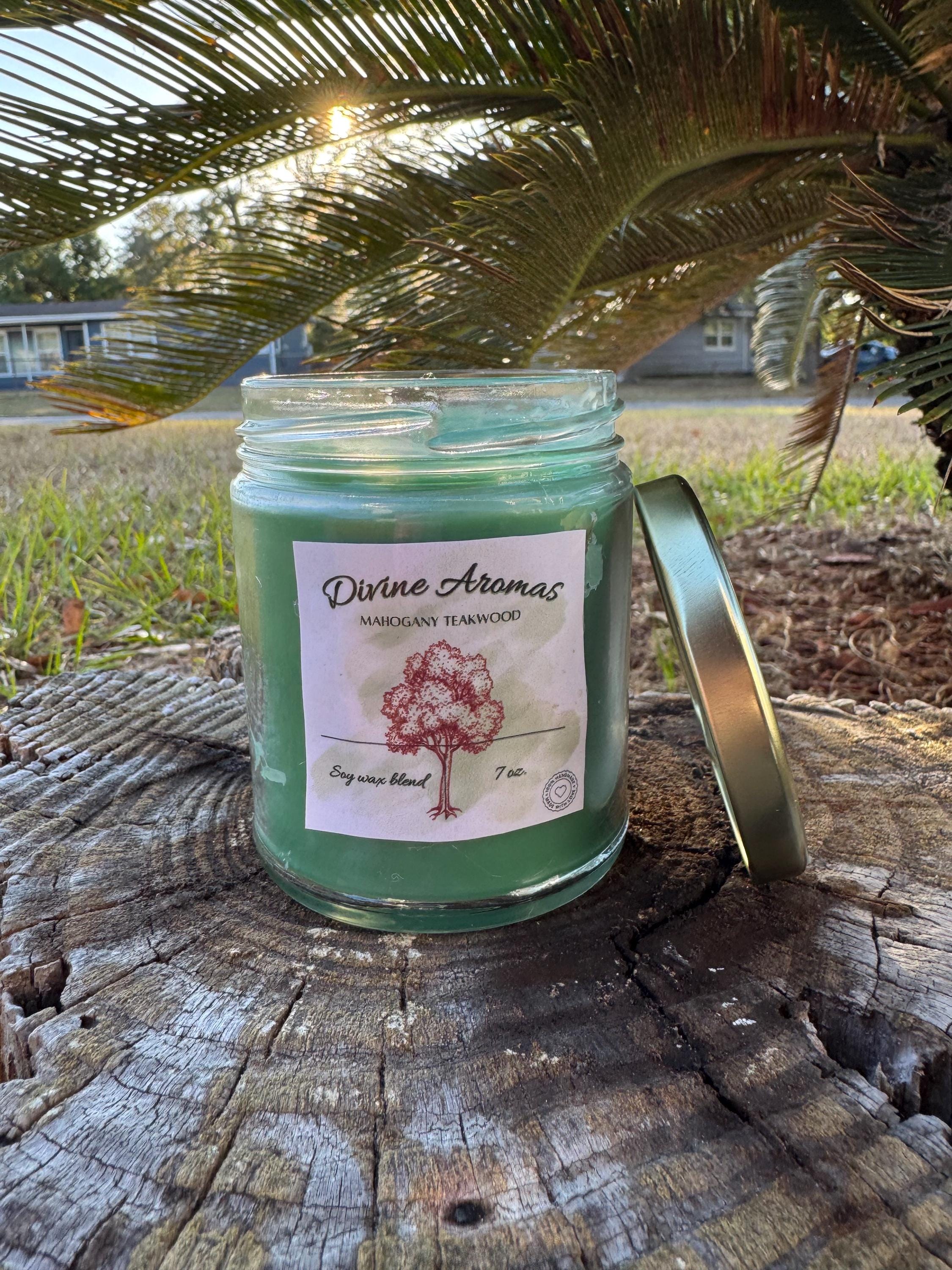 Anahata- Mahogany Teakwood Candle